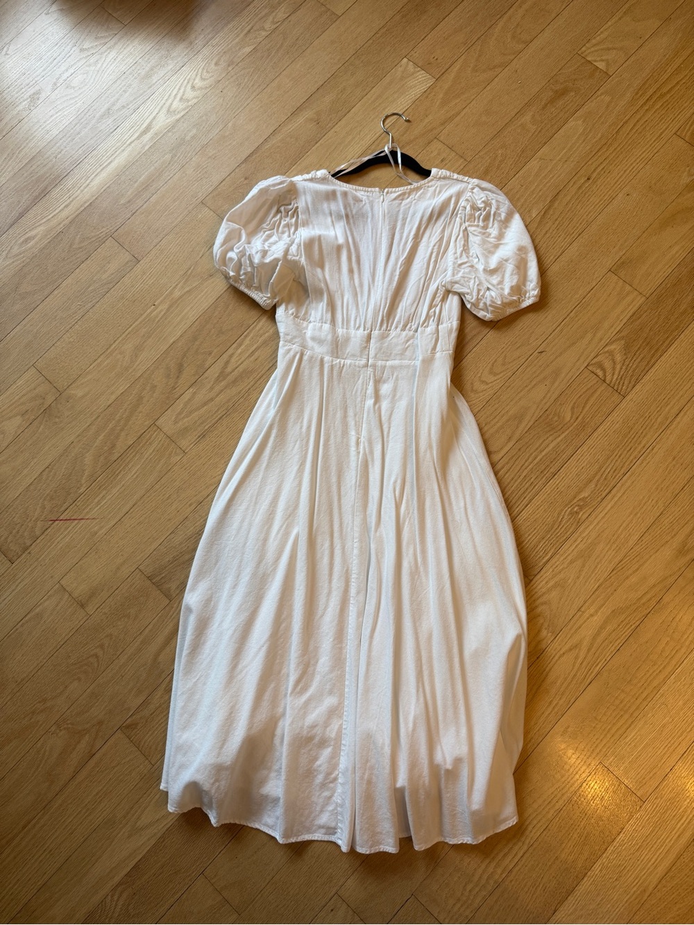 V-Neck White Midi Dress with Puff Sleeves - Picture 3 of 3